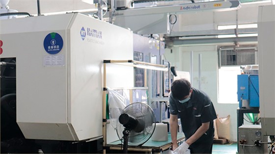 注塑厂家注塑模具过程中脱模处理方法