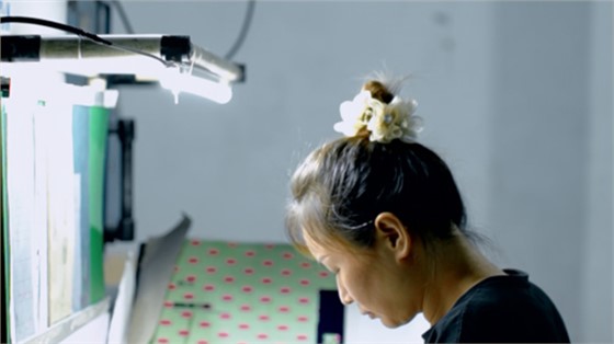 智能扫地机代工塑料成型出现喷射纹的原因