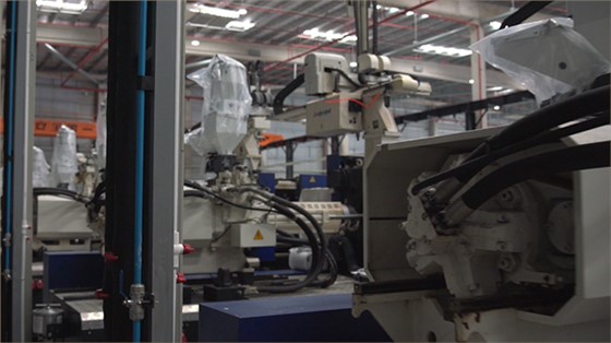 吸尘扫地机家用代工浅谈常用到的吹塑冲压注塑技术