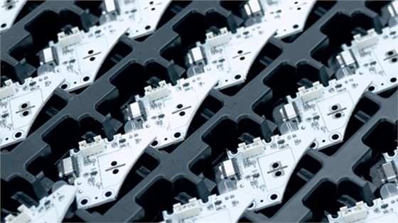 现代扫地机器人代工