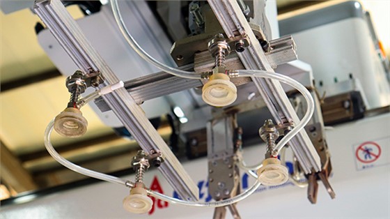 放置宠物喂食器