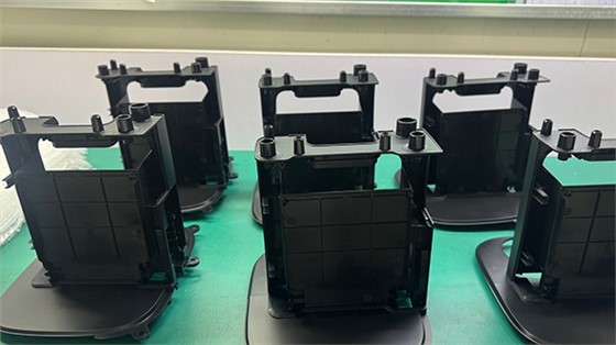上班族自动喂食器模具厂如何正确保养塑胶模具