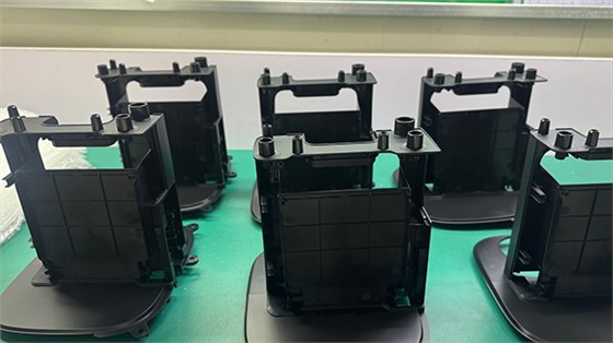 清洁家电模具注塑加工时应该怎么设计中孔