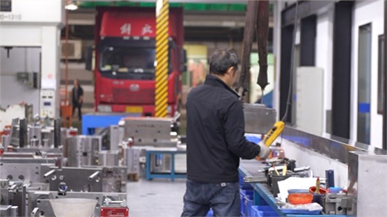 展开说说模具制造定制厂家影响产品质量的原因