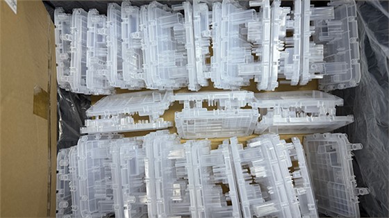 大型注塑产品加工厂一起来了解下塑料模具分类