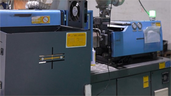 模具设计扫地机器人