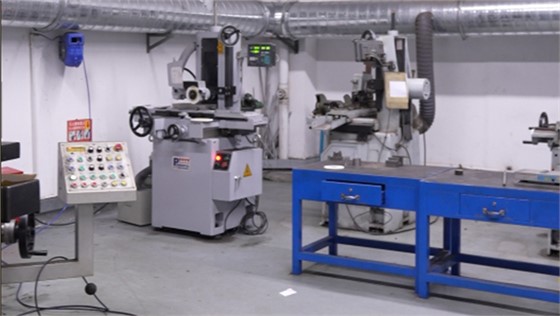 塑胶模具加工颜色与光缺陷的识别方法及解决策略