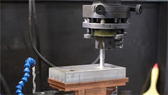 模具制造加工厂家材料选择指南与注塑起皱原因解析