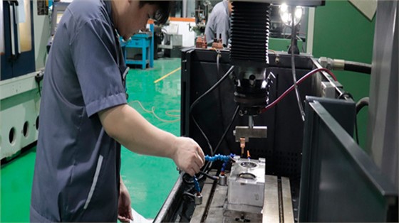 OEM注塑产品代工：模具表面无光泽问题的8大解决方案