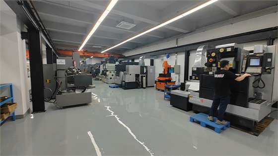 大银塑胶：模具制造加工中成型周期延长的成因与改进