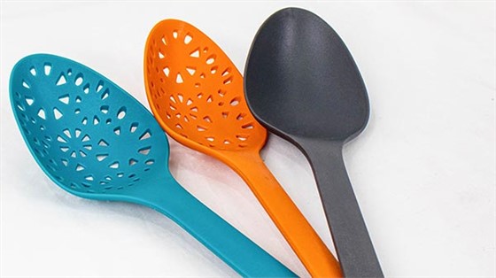 塑胶餐具模具厂：如何定义安全与高效生产？