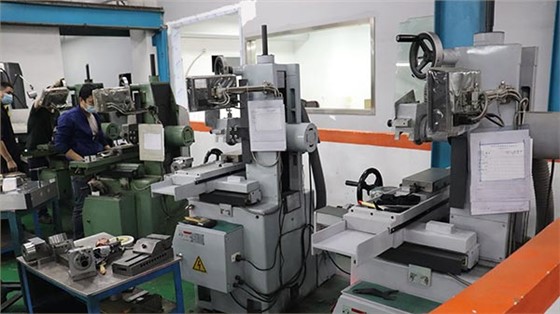 扫地机器人oemodm生产厂家：工艺、精度与协同的核心