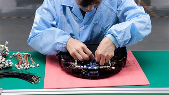 扫地机塑料模具加工厂：原料、工艺与热流道技术解析