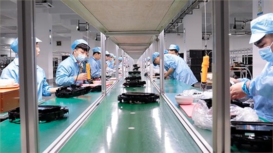 扫地机器人注塑：浇注系统选择的成本与效率博弈