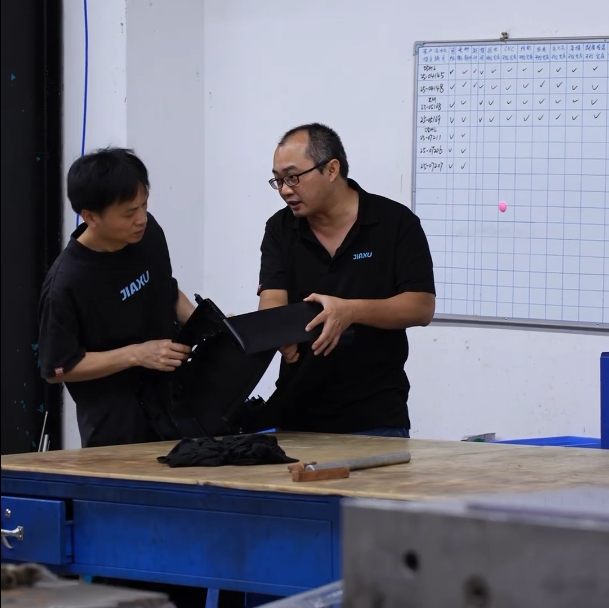 大银塑胶-东莞扫地机模具设计