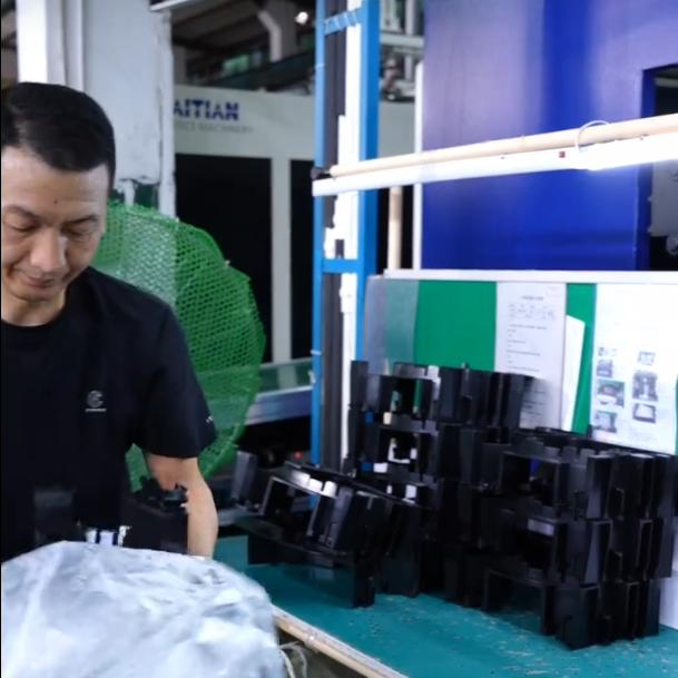 大型注塑产品加工-大银塑胶