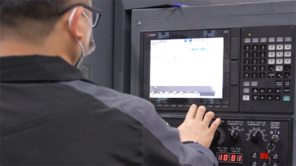 塑胶餐具模具贴牌说说压铸模能改做液压模具吗? 塑胶餐具模具贴牌说说压铸模能改做液压模具吗?