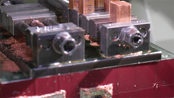 东莞注塑成型塑胶模具浅谈高压连接器的塑料特性 东莞注塑成型塑胶模具浅谈高压连接器的塑料特性