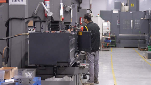 塑胶餐具模具厂的注塑模具制作技术与发展趋势 塑胶餐具模具厂的注塑模具制作技术与发展趋势