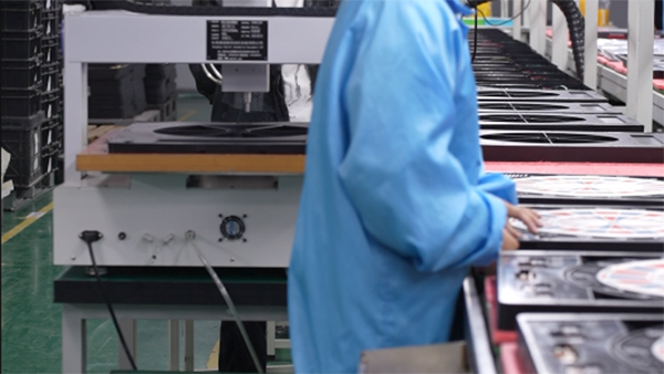 东莞家电塑胶注塑模具加工生产厂与您探讨模具钢材 东莞家电塑胶注塑模具加工生产厂与您探讨模具钢材