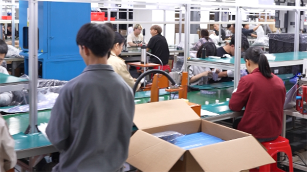 塑胶塑料模具厂家：工业制造的双面利器
