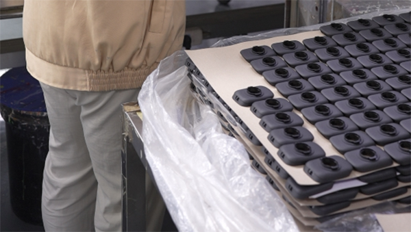 机器人模具扫地厂家在加工时出褶皱的原因