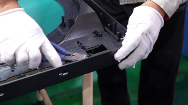 模具制造加工厂家溢料(飞边)专项解决:设备端4大核心处理方案 模具制造加工厂家溢料(飞边)专项解决:设备端4大核心处理方案