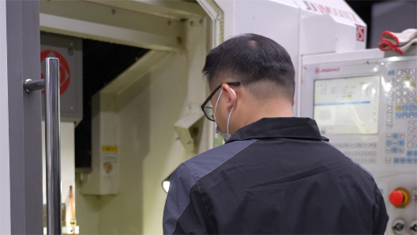 扫地机器人注塑为何出现黑点