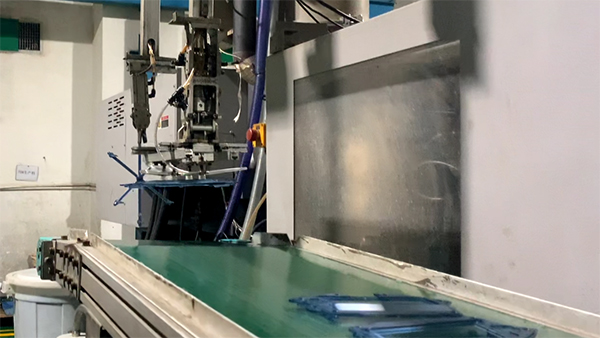 东莞家电注塑加工厂家模具加工核心流程-大银塑胶扫地机器人代工