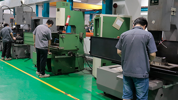 东莞家电注塑加工厂家：注塑工艺核心——注射速率与注射量解析