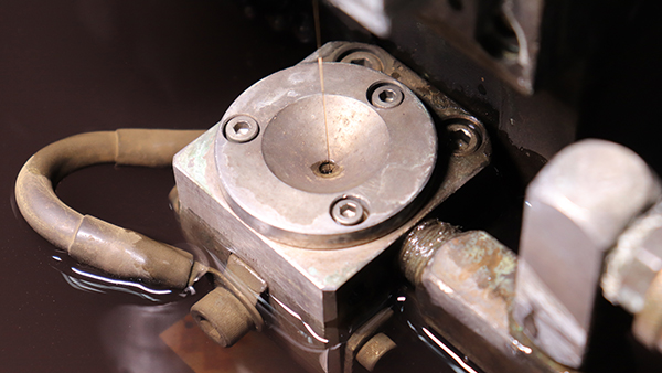 注塑件鼓包/膨胀？模具制造加工厂家教你精准破解