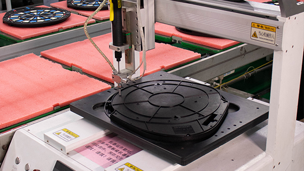 东莞家电注塑加工厂家：金属嵌件塑件不良问题解决