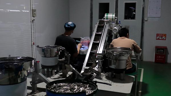 扫地机模具注塑生产：模具保温，节能提质的关键