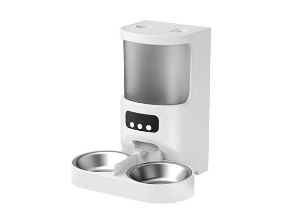 宠物喂食器厂家：注塑生产管理核心与模具重要性