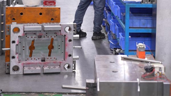 越南开模具注塑技术详解：抽芯机构分类与应用指南