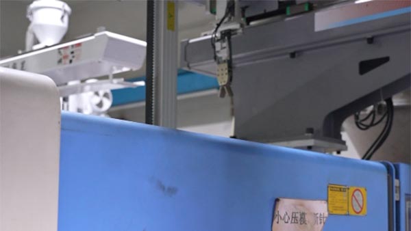 东莞注塑成型塑胶模具：如何避免一开模就陷入成本与效率的泥潭？