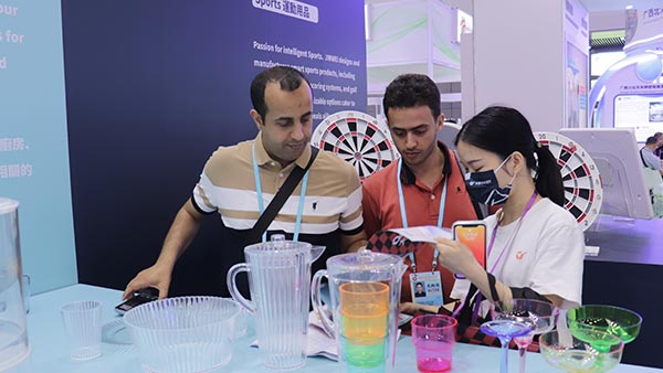 东莞订制塑胶模具厂_来图来样定制模具_大银塑胶