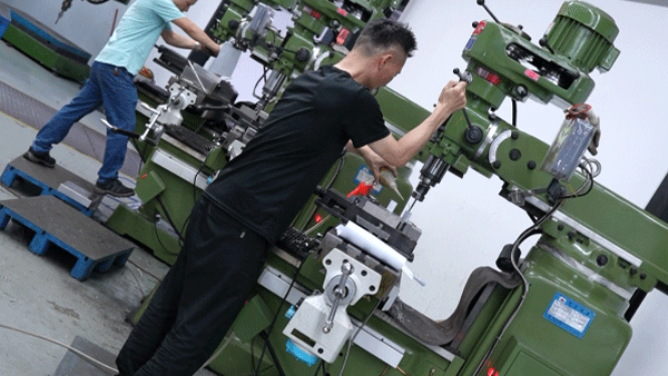东莞专业注塑加工厂厂商_高端注塑件生产_东莞大银塑胶